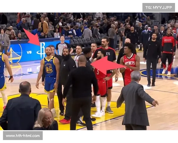 库里场边观战勇士惨败，眼神失落引发热议